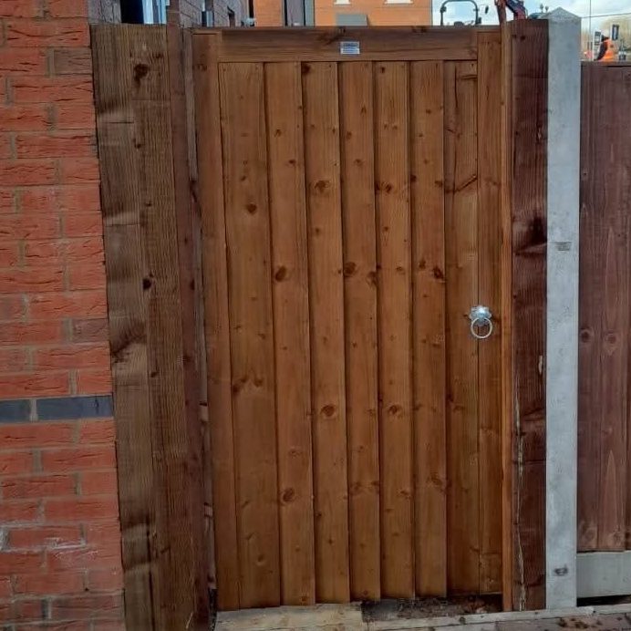 Gate installation | Peterborough, Cambridgeshire Custom fence installation & repairs in Peterborough, Cambridgeshire. Affordable high quality fencing.